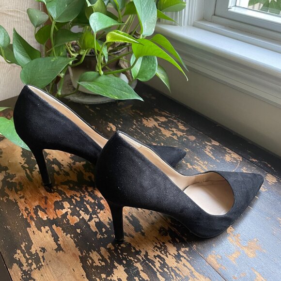 Size 9 Saks Fifth Avenue Pointed Toe Black Suede Stilettos - Picture 5 of 10